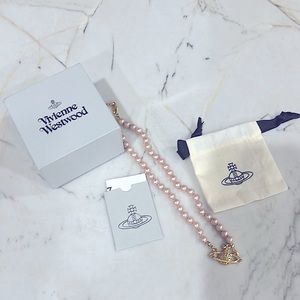 Vivienne Westwood gold & pink Pearl necklace mini bas relief.